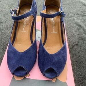 Jeffrey Campbell size 8 suede  shoes